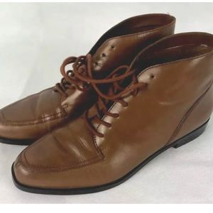 Nine West women boots size 8.5 leather